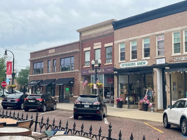 604 Wheeler Street, Woodstock, IL 60098