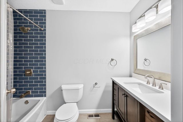 5289 Frisco Drive, Hilliard, OH 43026