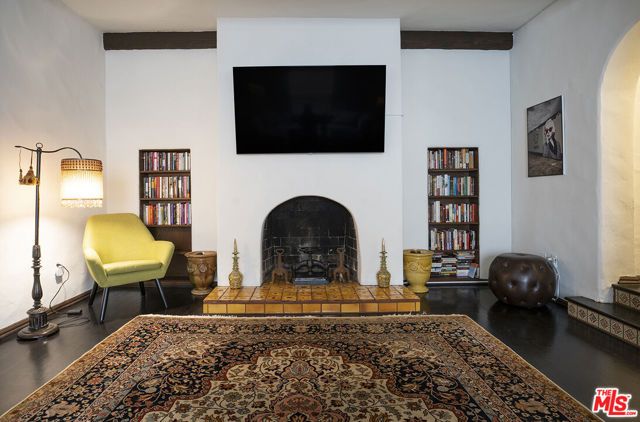 176 N Orange Drive, Los Angeles, CA 90036