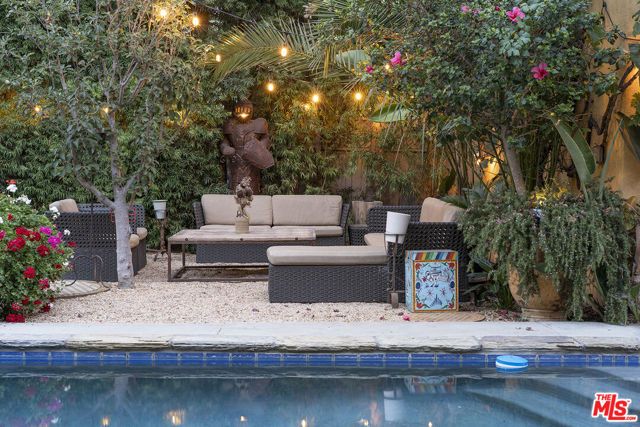 176 N Orange Drive, Los Angeles, CA 90036