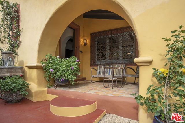 176 N Orange Drive, Los Angeles, CA 90036