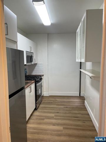6314 Park Avenue 3F, West New York, NJ 07093
