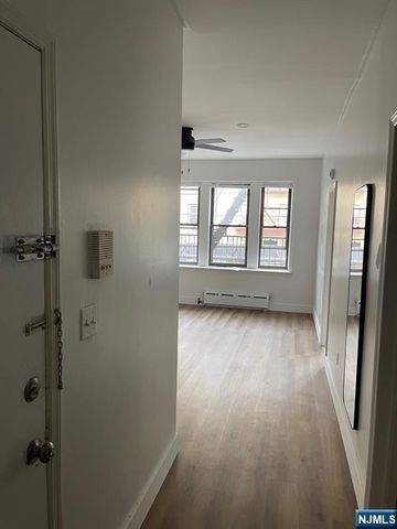6314 Park Avenue 3F, West New York, NJ 07093