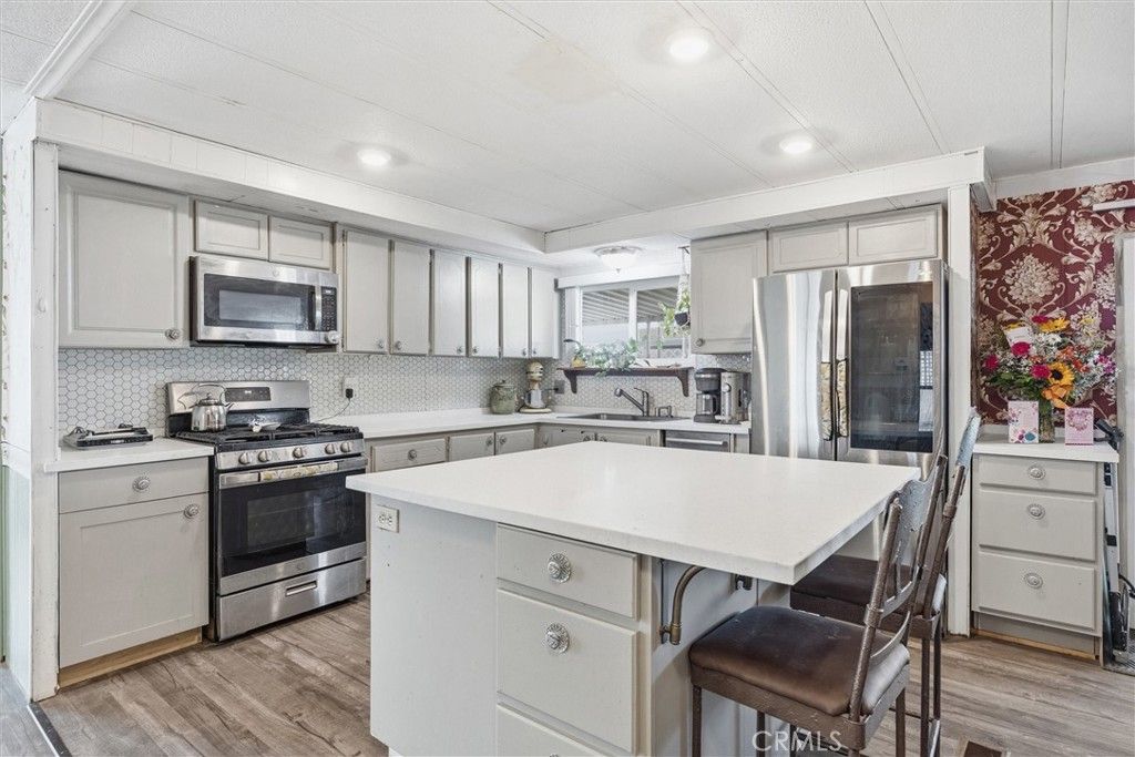 Image 13 of property listing at 9131 Rosedale Highway 49, Bakersfield, CA 93312