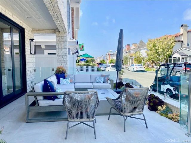 203 Sapphire, Newport Beach, CA 92662