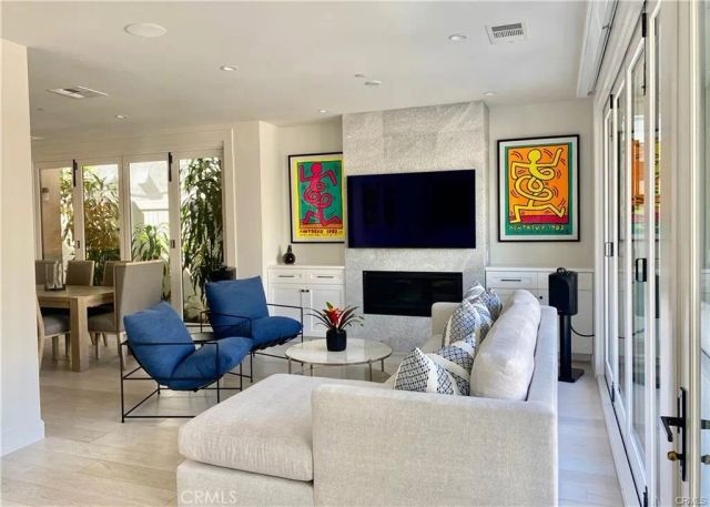 203 Sapphire, Newport Beach, CA 92662