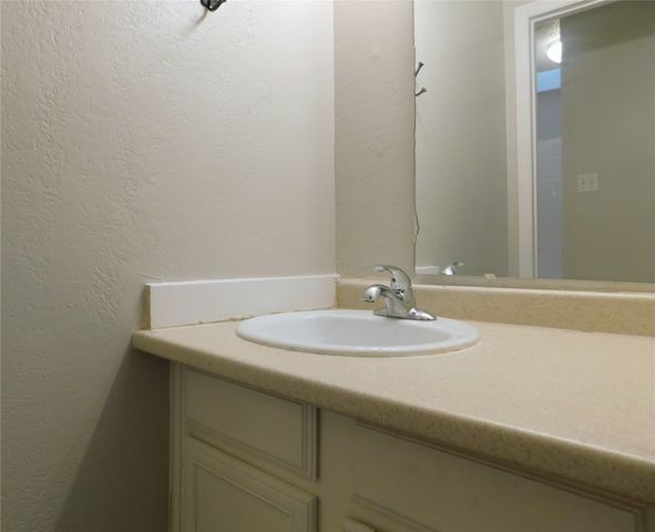 1915 Kingswood Court, Denton, TX 76205