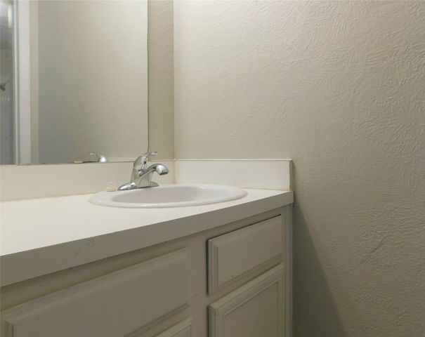 1915 Kingswood Court, Denton, TX 76205