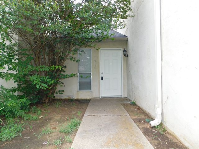 1915 Kingswood Court, Denton, TX 76205