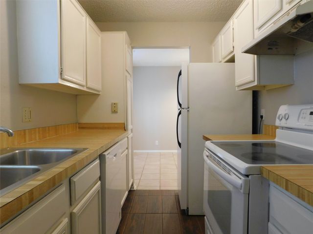 1915 Kingswood Court, Denton, TX 76205