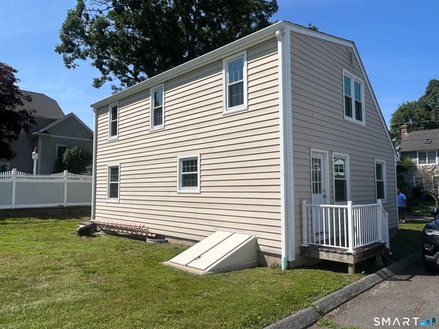 9 Old Colony Road, Old Saybrook, CT 06475