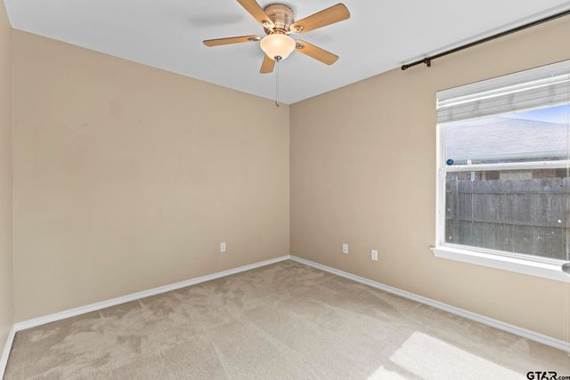 5330 Meadow Ridge Dr, Flint, TX 75762