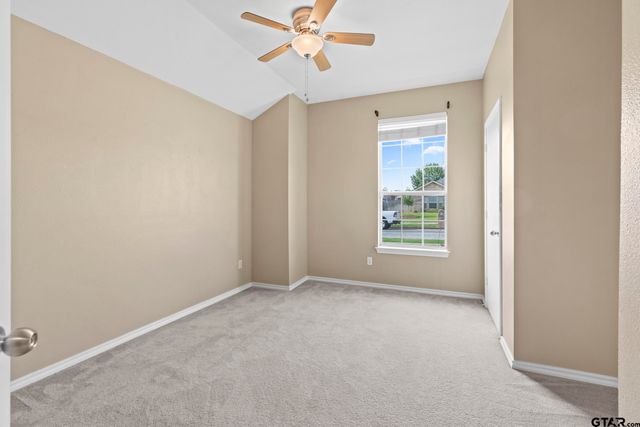 5330 Meadow Ridge Dr, Flint, TX 75762