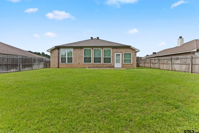 5330 Meadow Ridge Dr, Flint, TX 75762
