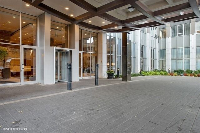 655 W Irving Park Road 5504, Chicago, IL 60613