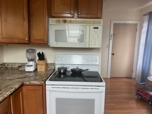 542 Eastern Ave 3, Lynn, MA 01905