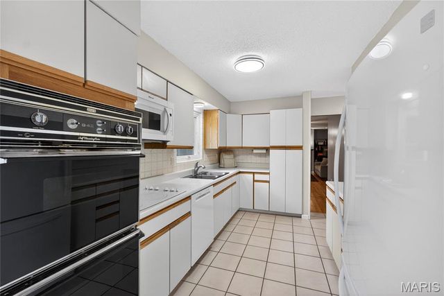 13232 Heirloom Court, St Louis, MO 63146