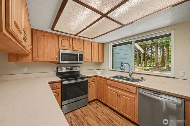 33913 4th Avenue E, Roy, WA 98580
