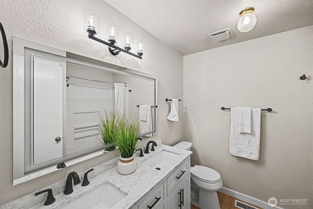 33913 4th Avenue E, Roy, WA 98580