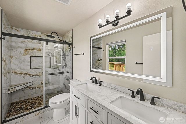33913 4th Avenue E, Roy, WA 98580