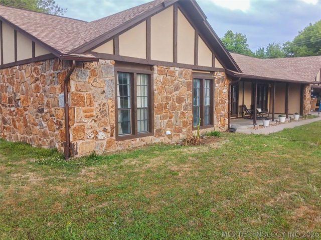 602 S Powell Avenue, Wagoner, OK 74467
