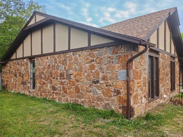 602 S Powell Avenue, Wagoner, OK 74467