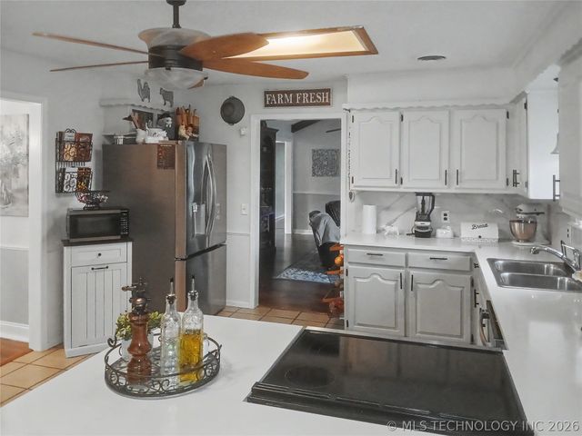 602 S Powell Avenue, Wagoner, OK 74467
