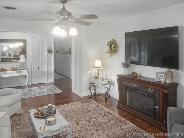 602 S Powell Avenue, Wagoner, OK 74467