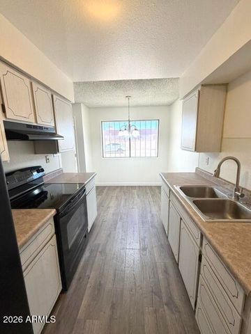 9509 W NORTH Lane A, Peoria, AZ 85345