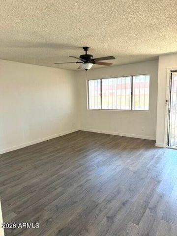 9509 W NORTH Lane A, Peoria, AZ 85345