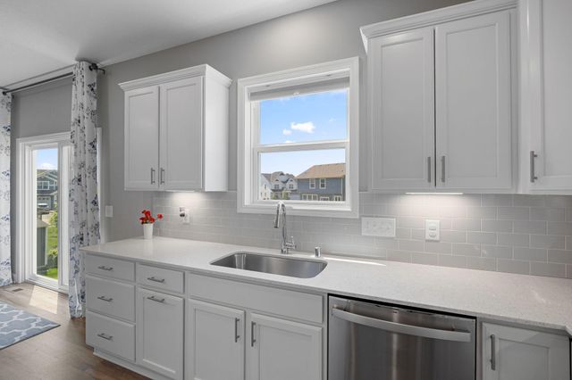 19129 Iden Avenue, Lakeville, MN 55044