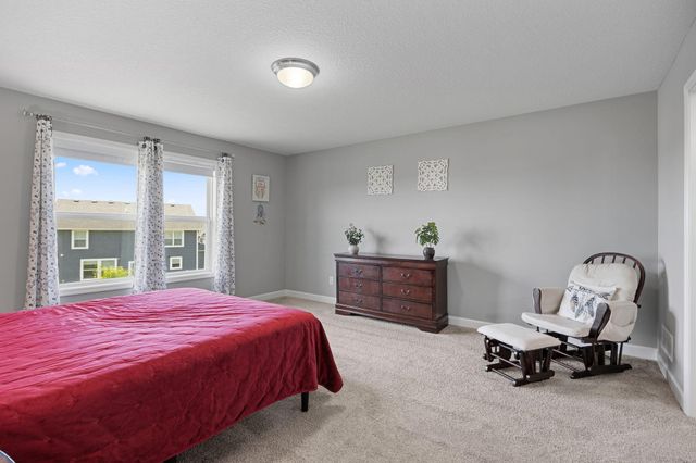19129 Iden Avenue, Lakeville, MN 55044