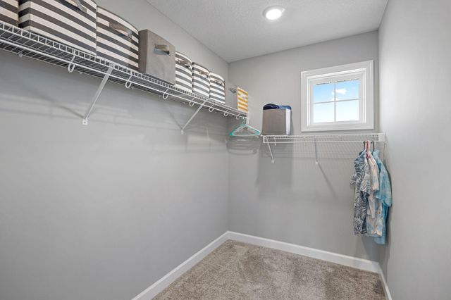 19129 Iden Avenue, Lakeville, MN 55044