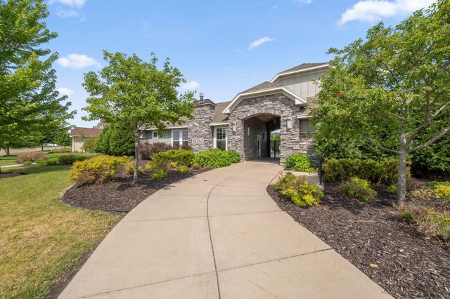 19129 Iden Avenue, Lakeville, MN 55044