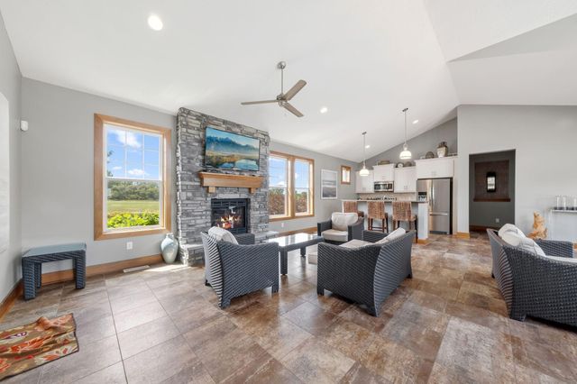 19129 Iden Avenue, Lakeville, MN 55044