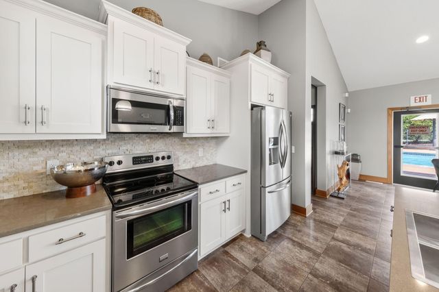 19129 Iden Avenue, Lakeville, MN 55044