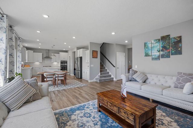19129 Iden Avenue, Lakeville, MN 55044