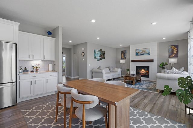 19129 Iden Avenue, Lakeville, MN 55044