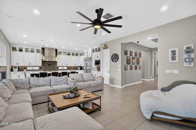 10704 E THATCHER Avenue, Mesa, AZ 85212
