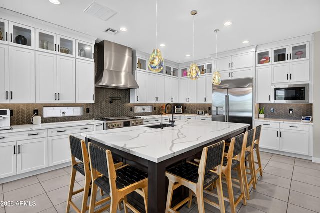 10704 E THATCHER Avenue, Mesa, AZ 85212