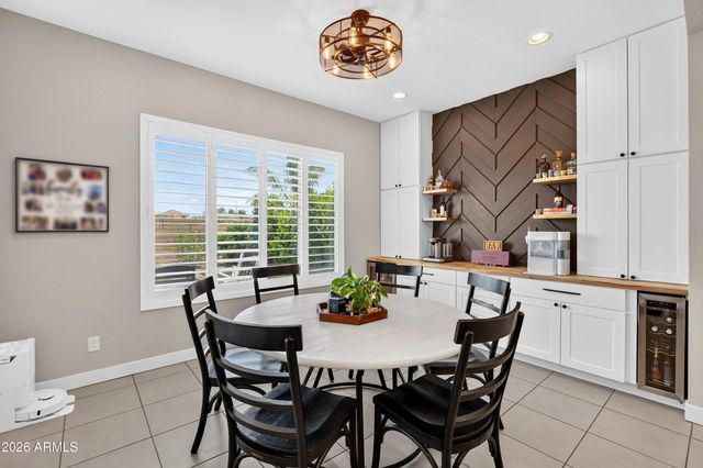 10704 E THATCHER Avenue, Mesa, AZ 85212