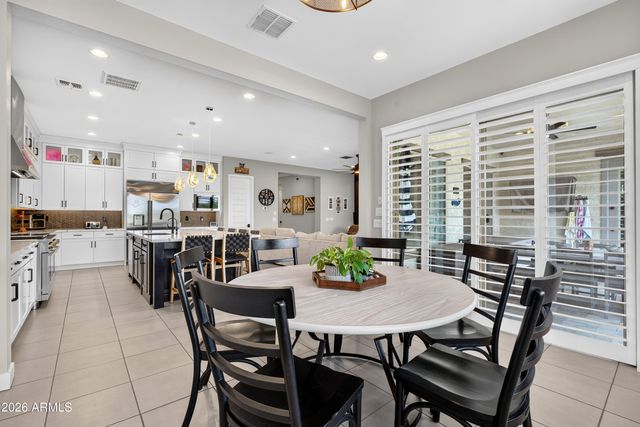 10704 E THATCHER Avenue, Mesa, AZ 85212