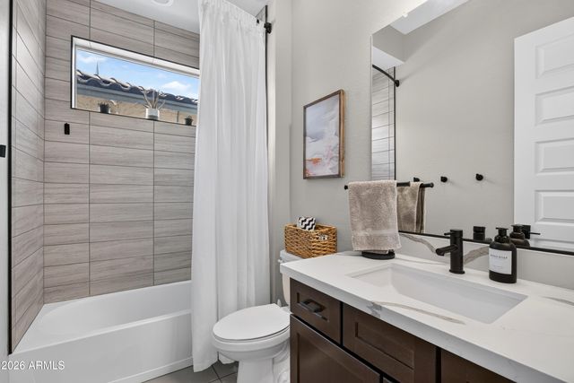 10704 E THATCHER Avenue, Mesa, AZ 85212