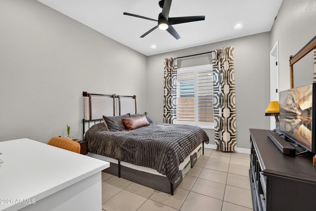 10704 E THATCHER Avenue, Mesa, AZ 85212