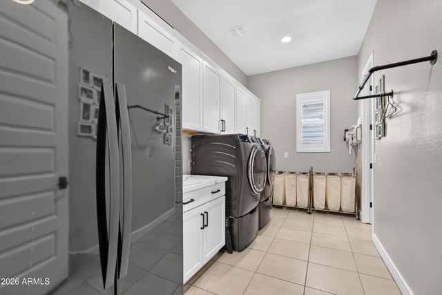 10704 E THATCHER Avenue, Mesa, AZ 85212
