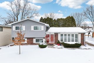 2705 Jacquelyn Lane, Waukegan, IL 60087