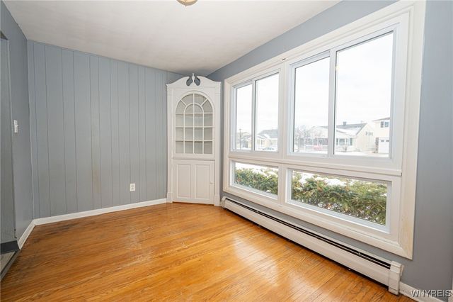 24 Honduras Lane, Cheektowaga, NY 14225