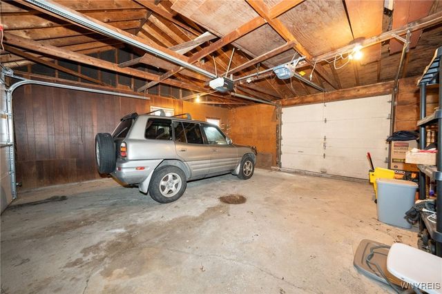 24 Honduras Lane, Cheektowaga, NY 14225