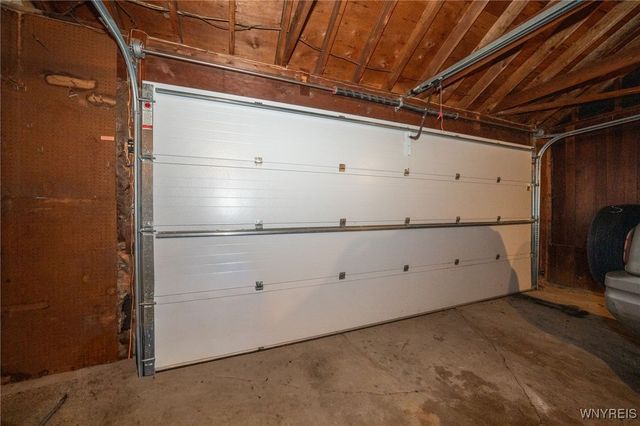 24 Honduras Lane, Cheektowaga, NY 14225