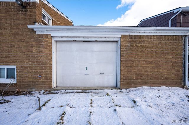 24 Honduras Lane, Cheektowaga, NY 14225